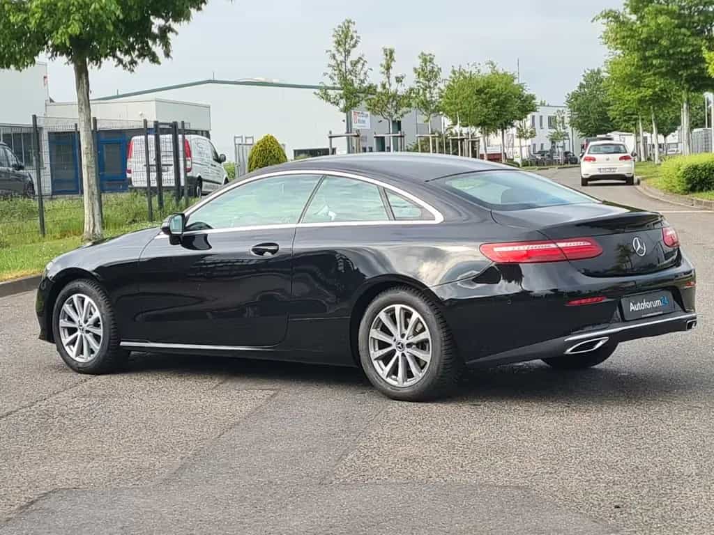 Mercedes-Benz E 200 Coupe *Autom.*Kamera*Navi*SHZ*Leder*LED* 08/2018-photo-2