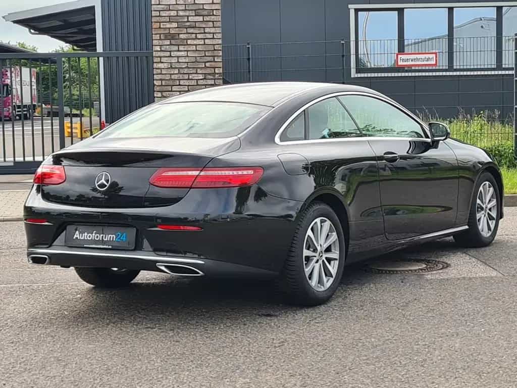 Mercedes-Benz E 200 Coupe *Autom.*Kamera*Navi*SHZ*Leder*LED* 08/2018-photo-4