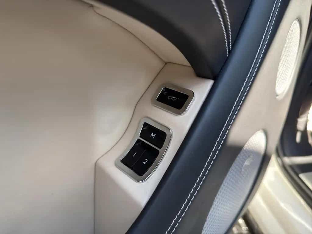 Bentley Bentayga W12 *FINANZIERUNG 899€ + GARANTIE* 01/2019-photo-23
