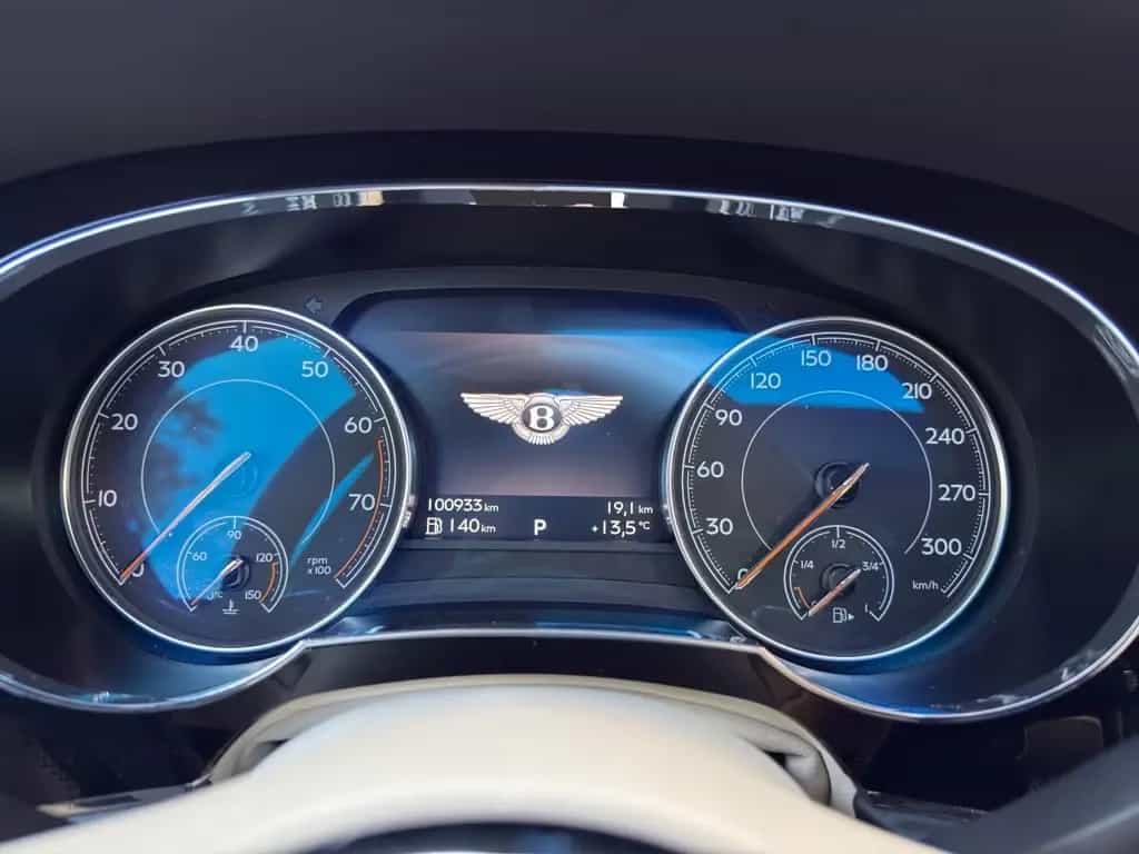 Bentley Bentayga W12 *FINANZIERUNG 899€ + GARANTIE* 01/2019-photo-4