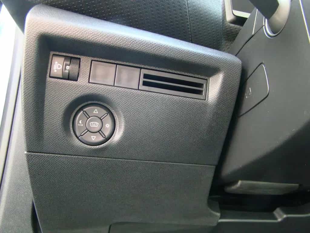 Citroën C4 Shine PT 130 AT *KLIMA*NAVI*SHZ*LHZ*GRA* 11/2023-photo-13