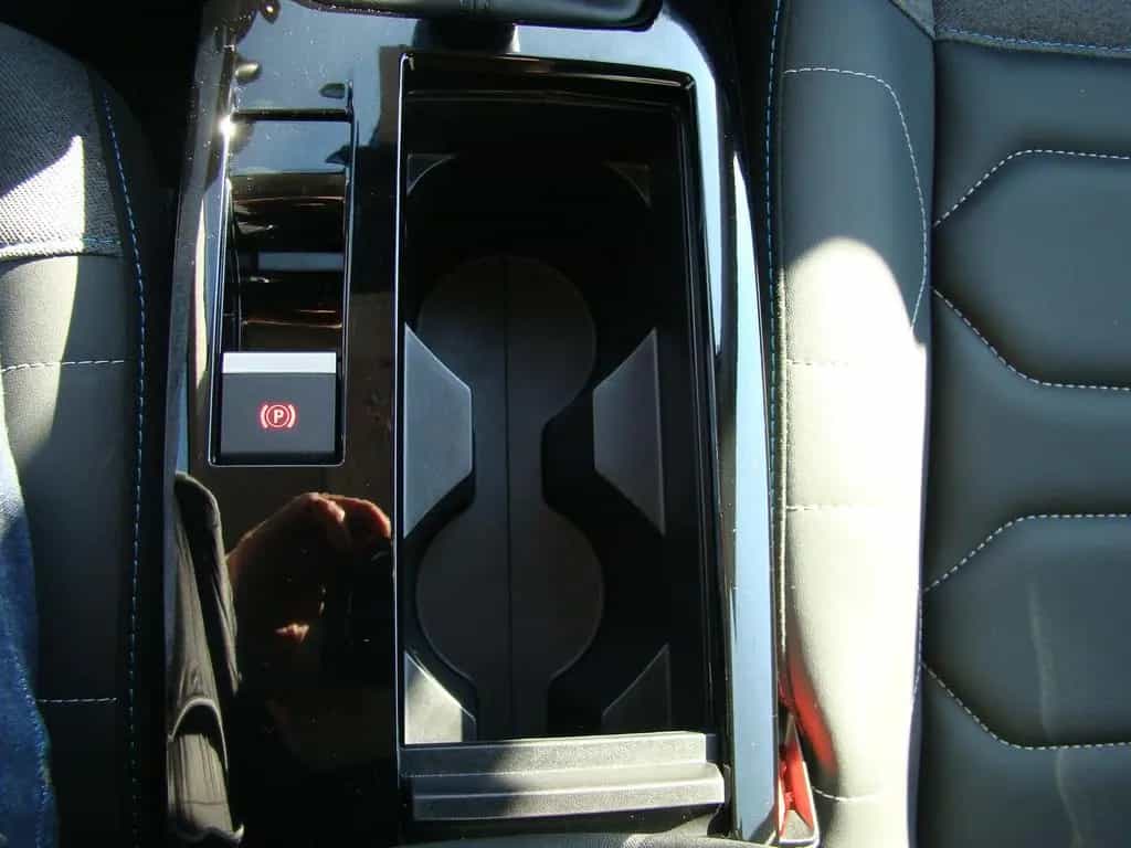 Citroën C4 Shine PT 130 AT *KLIMA*NAVI*SHZ*LHZ*GRA* 11/2023-photo-16