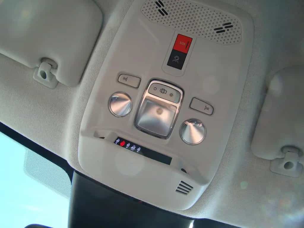 Citroën C4 Shine PT 130 AT *KLIMA*NAVI*SHZ*LHZ*GRA* 11/2023-photo-22