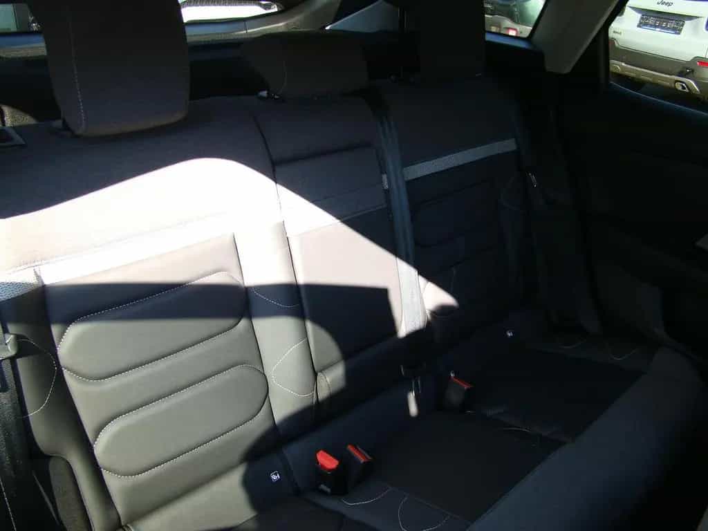 Citroën C4 Shine PT 130 AT *KLIMA*NAVI*SHZ*LHZ*GRA* 11/2023-photo-6