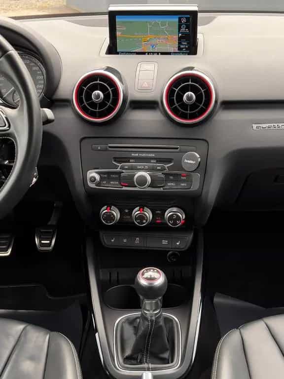 Audi S1 2.0 TFSI quattro SHZ PDC Navi Leder Ambiente 04/2017-photo-22