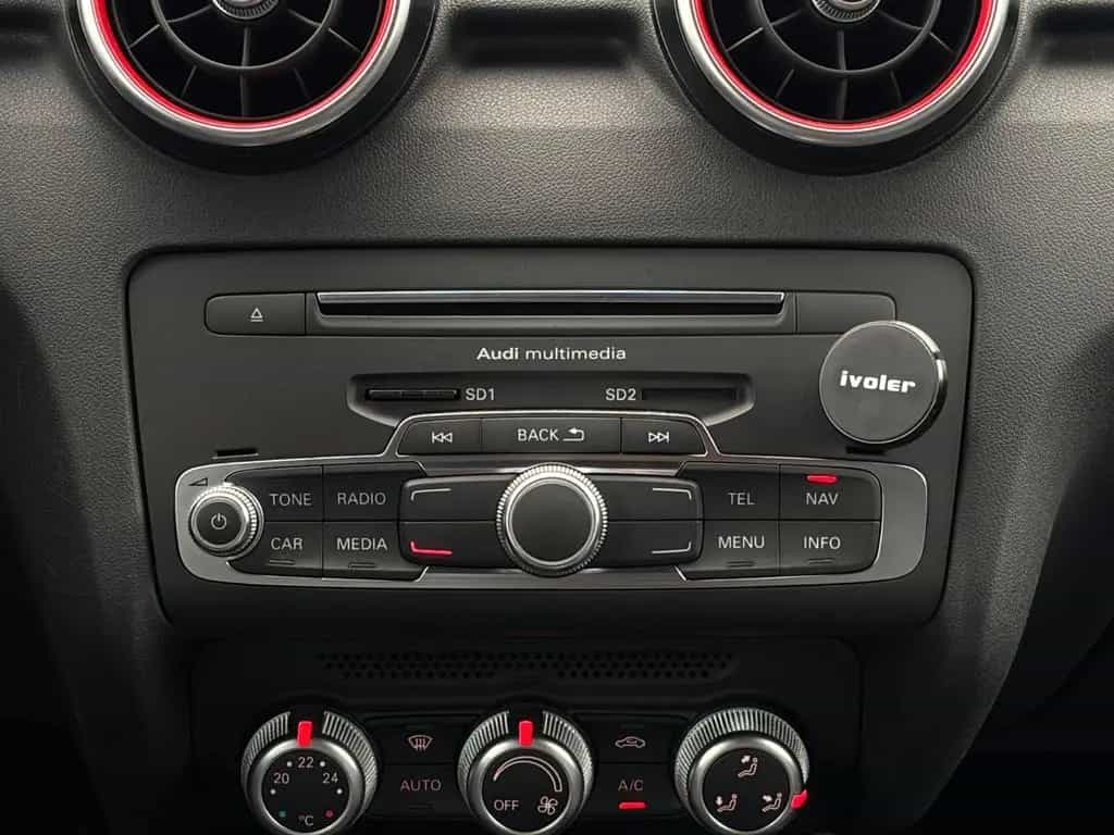 Audi S1 2.0 TFSI quattro SHZ PDC Navi Leder Ambiente 04/2017-photo-24