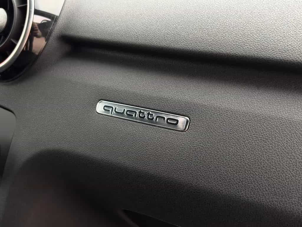 Audi S1 2.0 TFSI quattro SHZ PDC Navi Leder Ambiente 04/2017-photo-26
