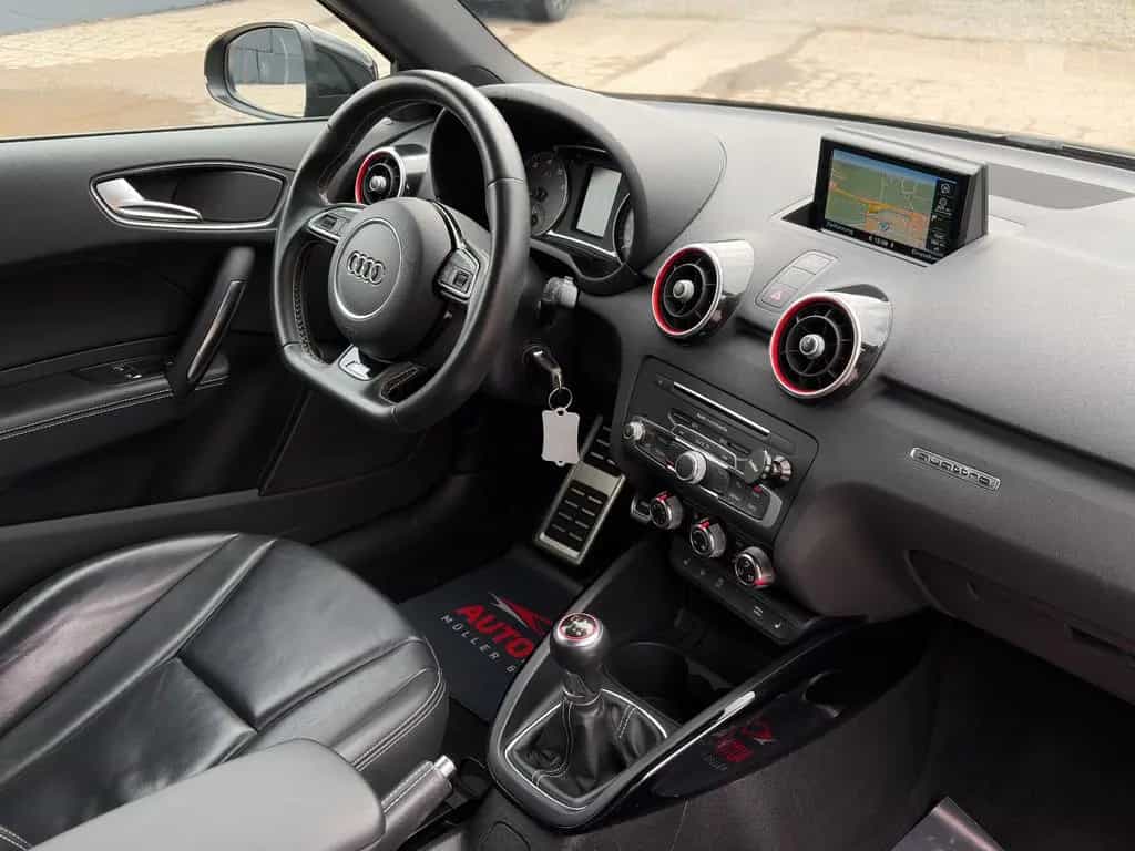 Audi S1 2.0 TFSI quattro SHZ PDC Navi Leder Ambiente 04/2017-photo-27