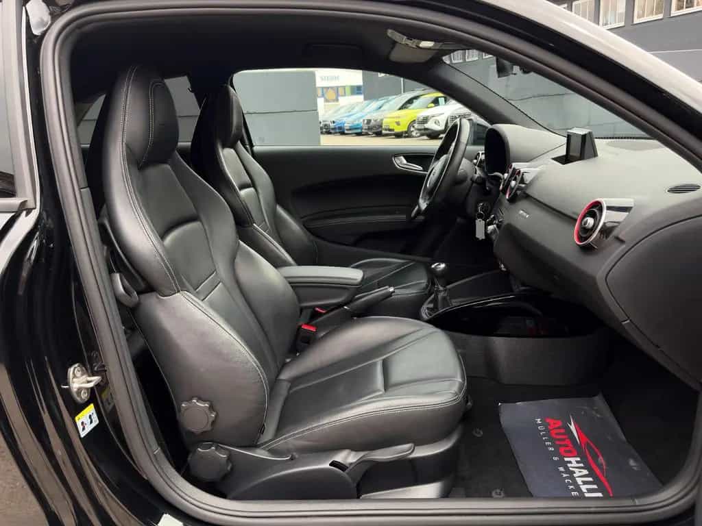 Audi S1 2.0 TFSI quattro SHZ PDC Navi Leder Ambiente 04/2017-photo-28