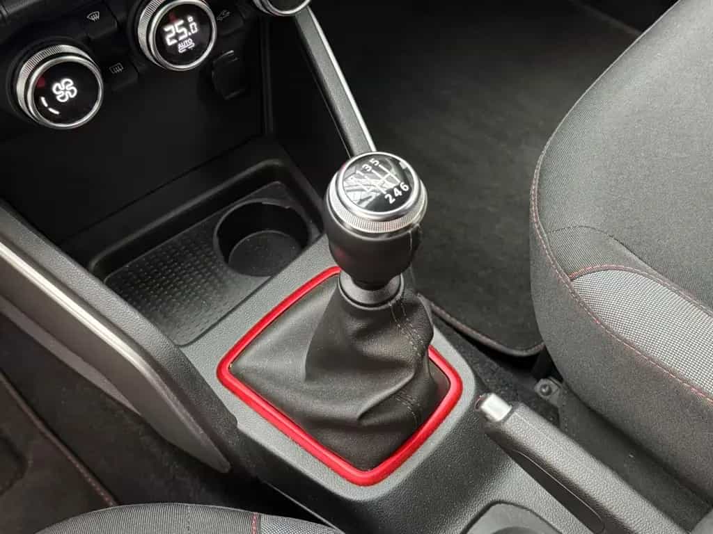 Dacia Duster TCe 150 Techroad AHK+Sitzhz+15TKM!! 11/2019-photo-12