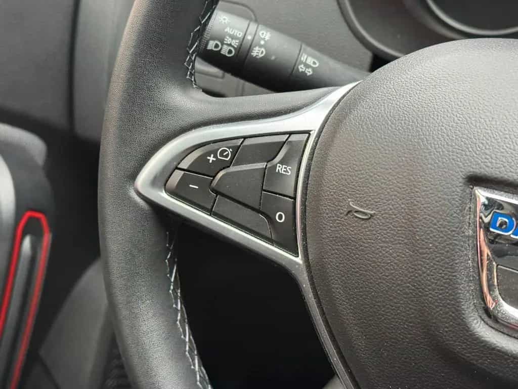 Dacia Duster TCe 150 Techroad AHK+Sitzhz+15TKM!! 11/2019-photo-9