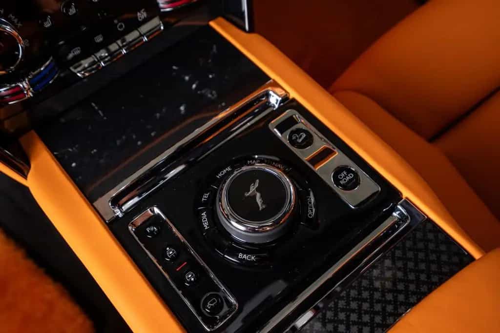 Rolls-Royce Cullinan Series II Black Badge 4 SEATS Starlight null-photo-21