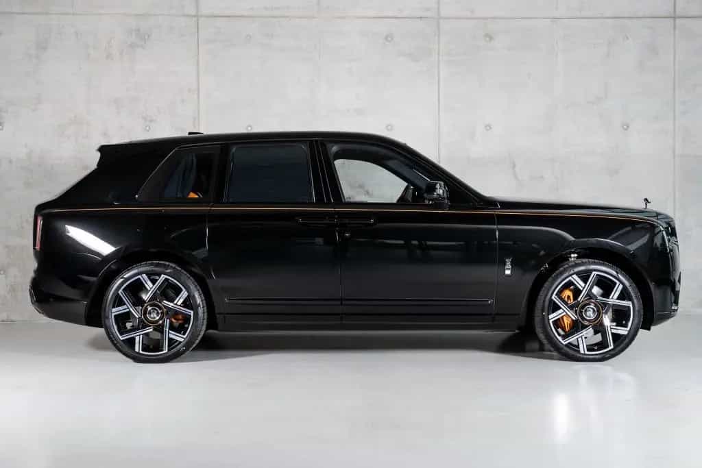 Rolls-Royce Cullinan Series II Black Badge 4 SEATS Starlight null-photo-9