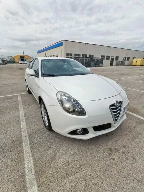 Alfa Romeo Giulietta 1.4 Turbo 105 CV Progressio 12/2015-photo-2