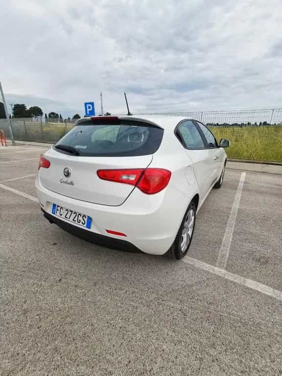 Alfa Romeo Giulietta 1.4 Turbo 105 CV Progressio 12/2015-photo-3