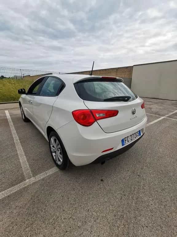 Alfa Romeo Giulietta 1.4 Turbo 105 CV Progressio 12/2015-photo-5