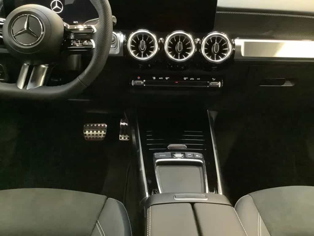 Mercedes-Benz GLB 220 4MATIC AMG+NIGHT+20''+MULTIBEAM+AHK+360° 01/2026-photo-6