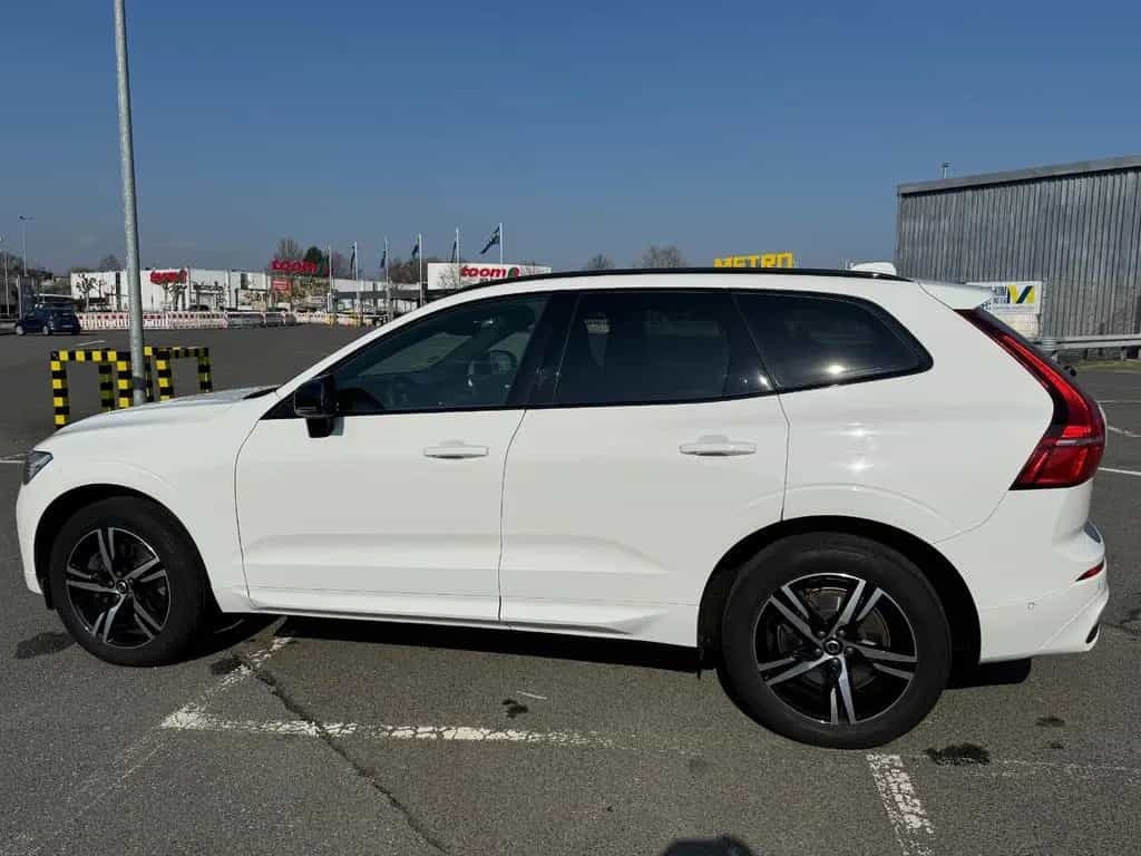 Volvo XC60 Vollausstattung/360/8Fach Bereifung/ 02/2022-photo-1