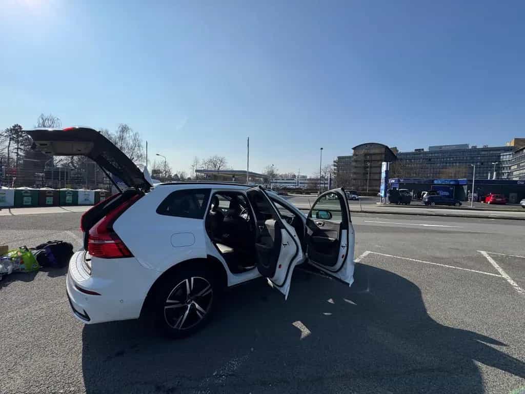 Volvo XC60 Vollausstattung/360/8Fach Bereifung/ 02/2022-photo-4