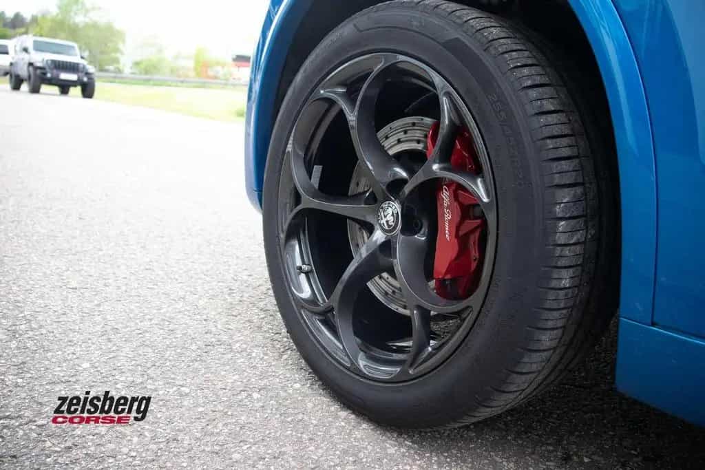 Alfa Romeo Stelvio Stelvio QV V6 2.9 Bi-Turbo AT8-Q4 Akra/P 02/2023-photo-24