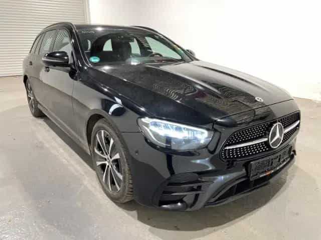 Mercedes-Benz E 200 T 4Matic AMG-Line Automatik EU6d Navi LED 05/2021-photo-3