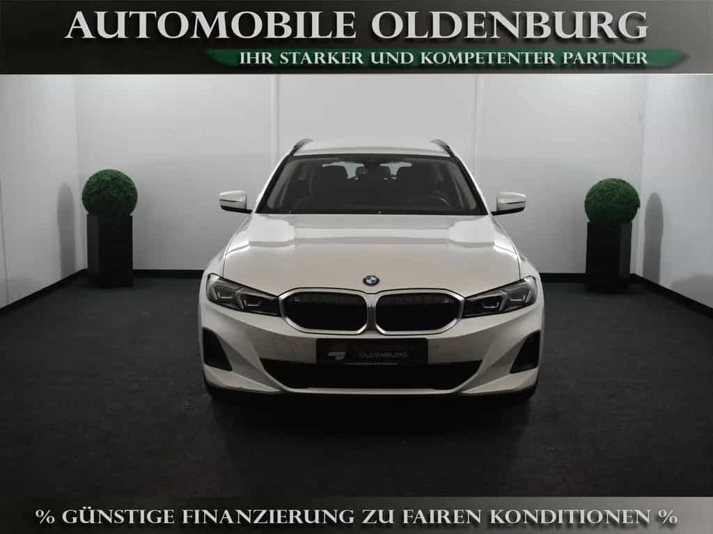BMW 320 d xDrive *DriveAss*Curved*LiveCP+*MJ23*LED* 07/2023-photo-4