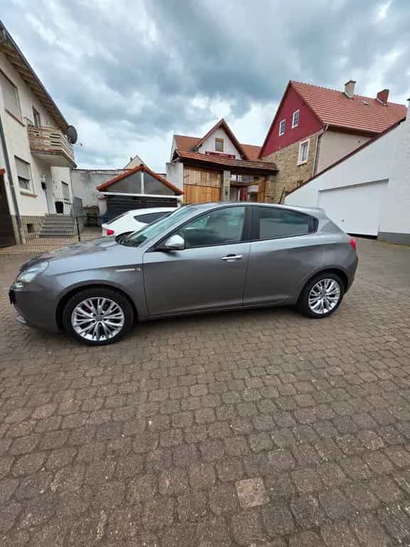 Alfa Romeo Giulietta 1.6 JTDM 05/2012-photo-7