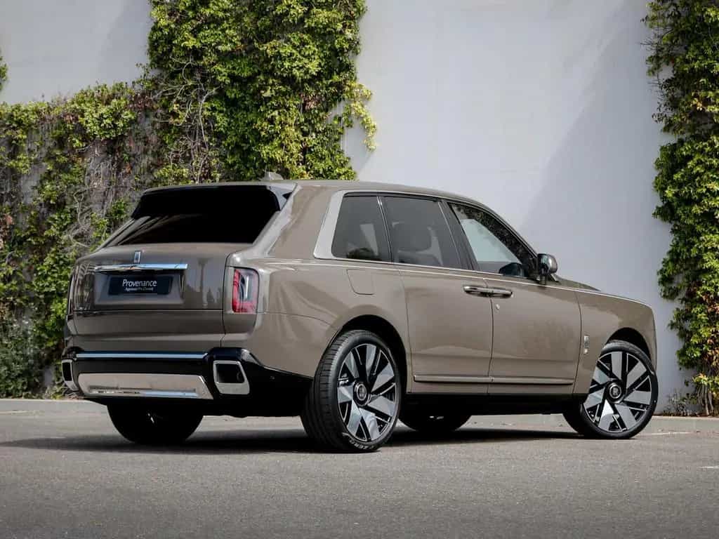 Rolls-Royce Cullinan - 02/2026-photo-10