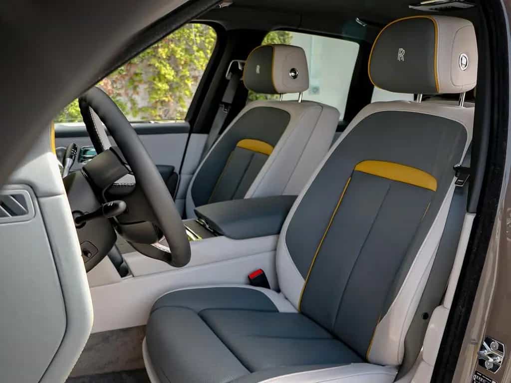 Rolls-Royce Cullinan - 02/2026-photo-18