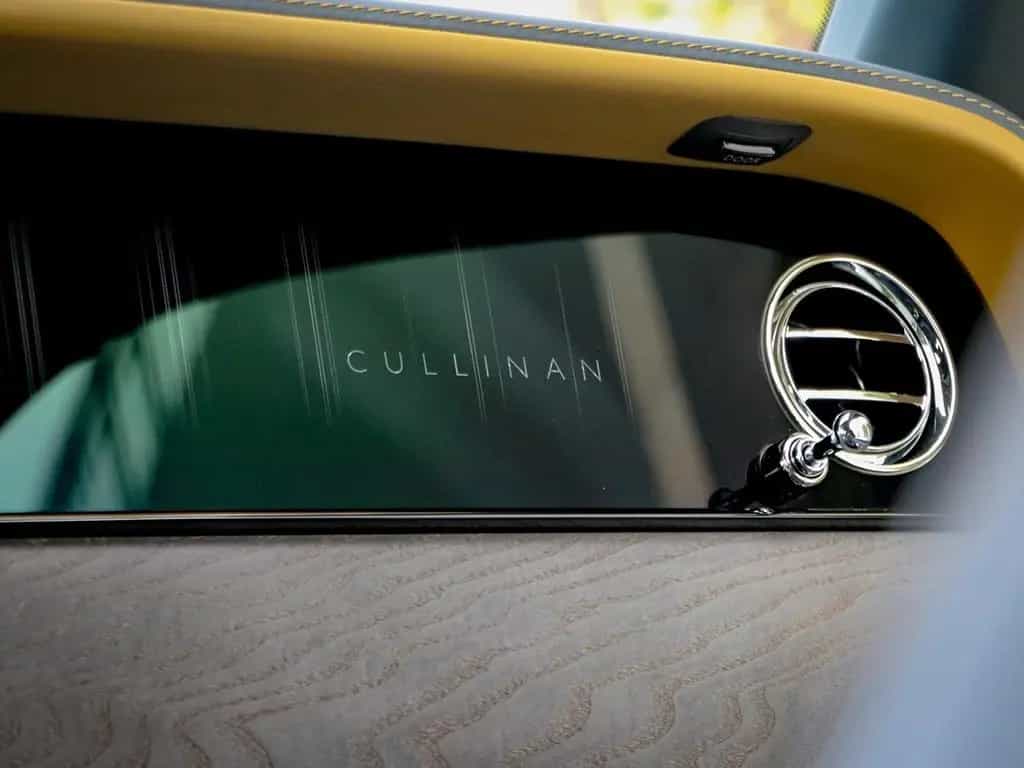 Rolls-Royce Cullinan - 02/2026-photo-24