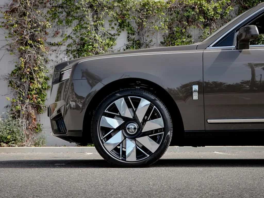Rolls-Royce Cullinan - 02/2026-photo-3