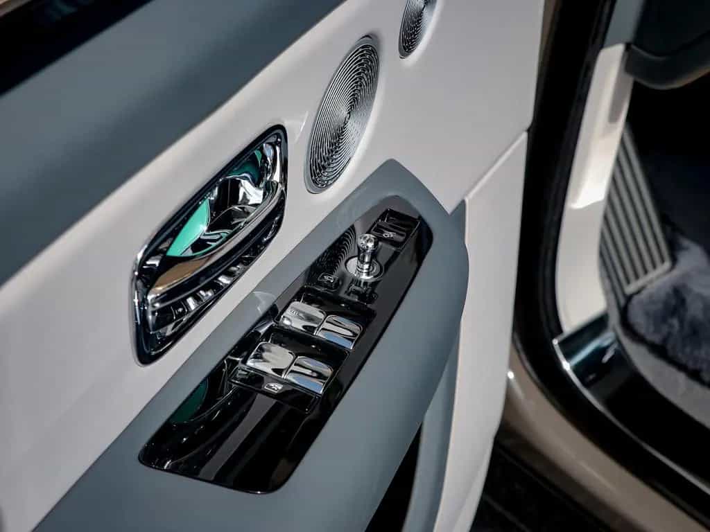 Rolls-Royce Cullinan - 02/2026-photo-30