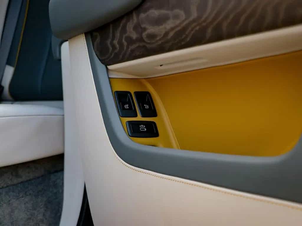 Rolls-Royce Cullinan - 02/2026-photo-36