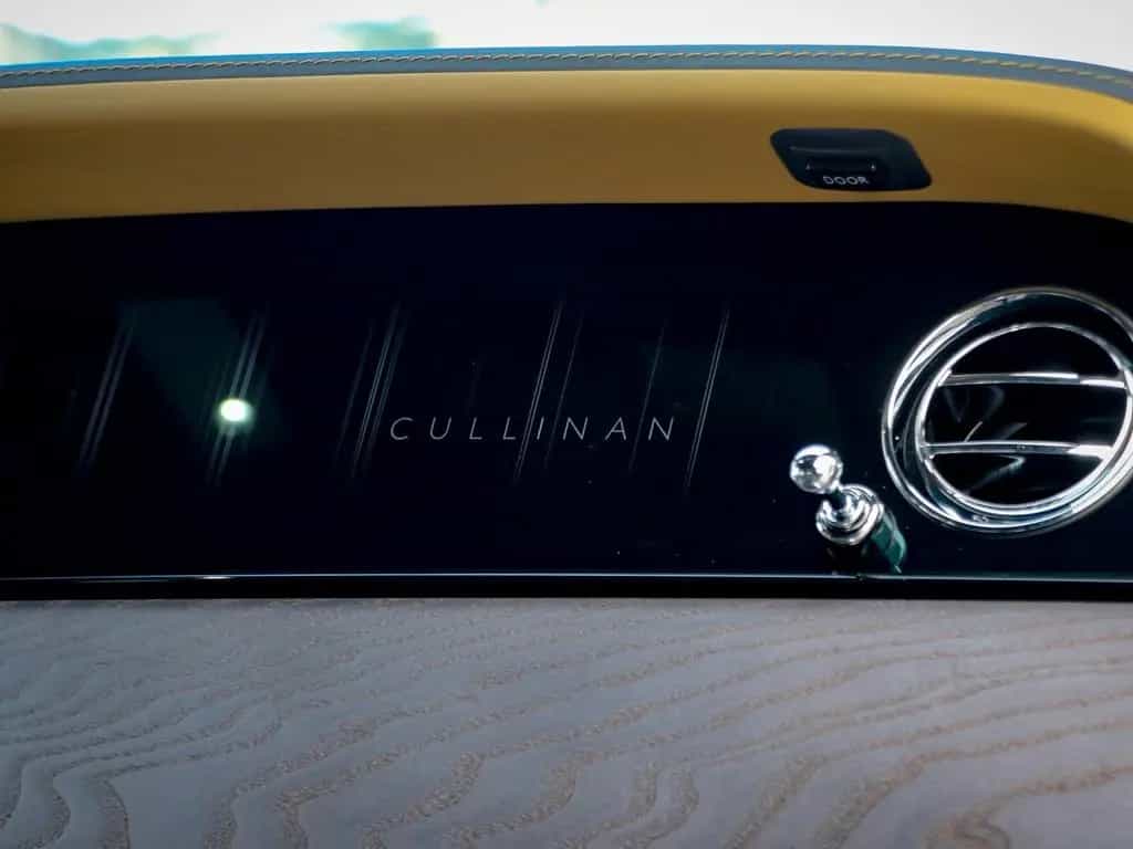 Rolls-Royce Cullinan - 02/2026-photo-40