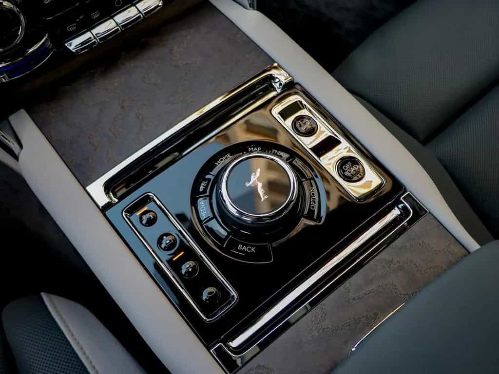 Rolls-Royce Cullinan - 02/2026-photo-43