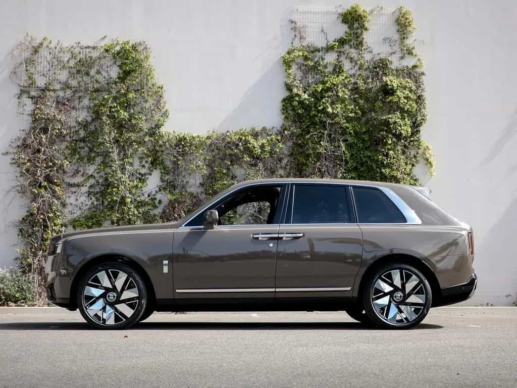 Rolls-Royce Cullinan - 02/2026-photo-7