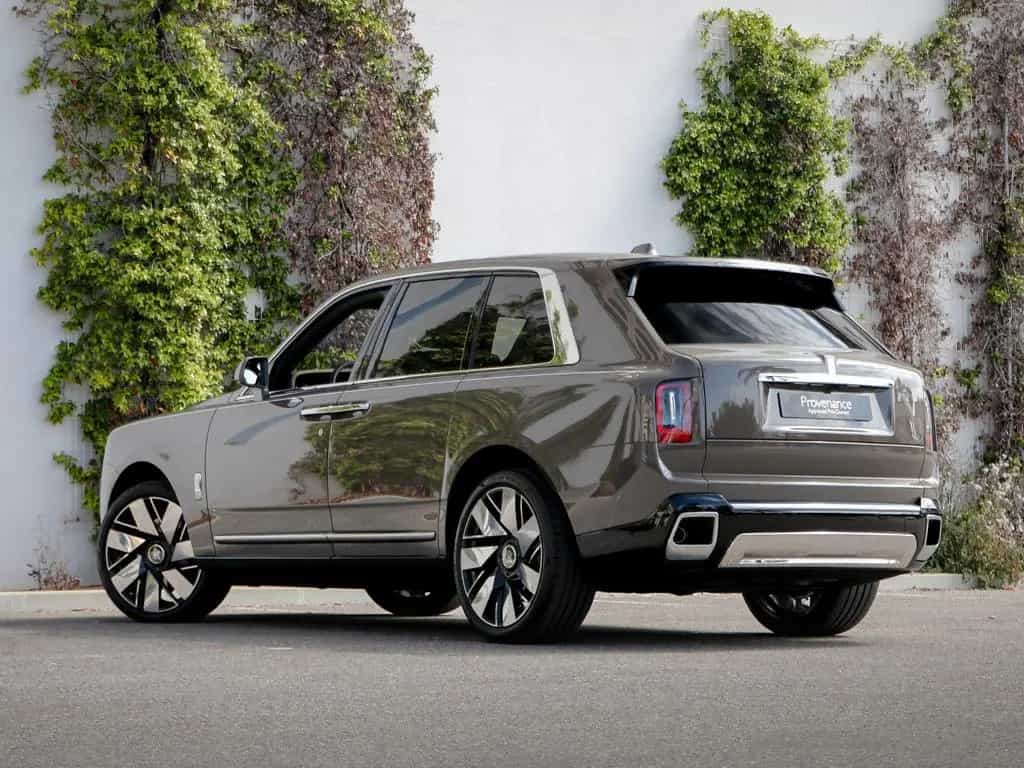 Rolls-Royce Cullinan - 02/2026-photo-8