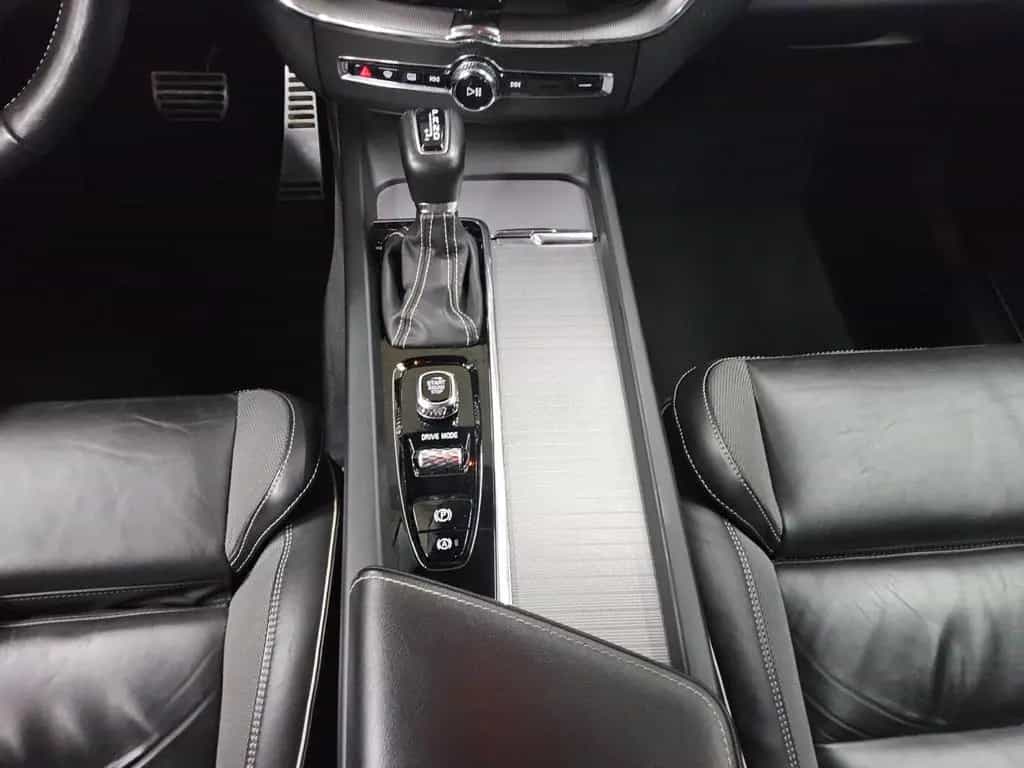 Volvo XC60 D4 R-Design T-Leder Navi LED RFK ACC Memory 07/2020-photo-4