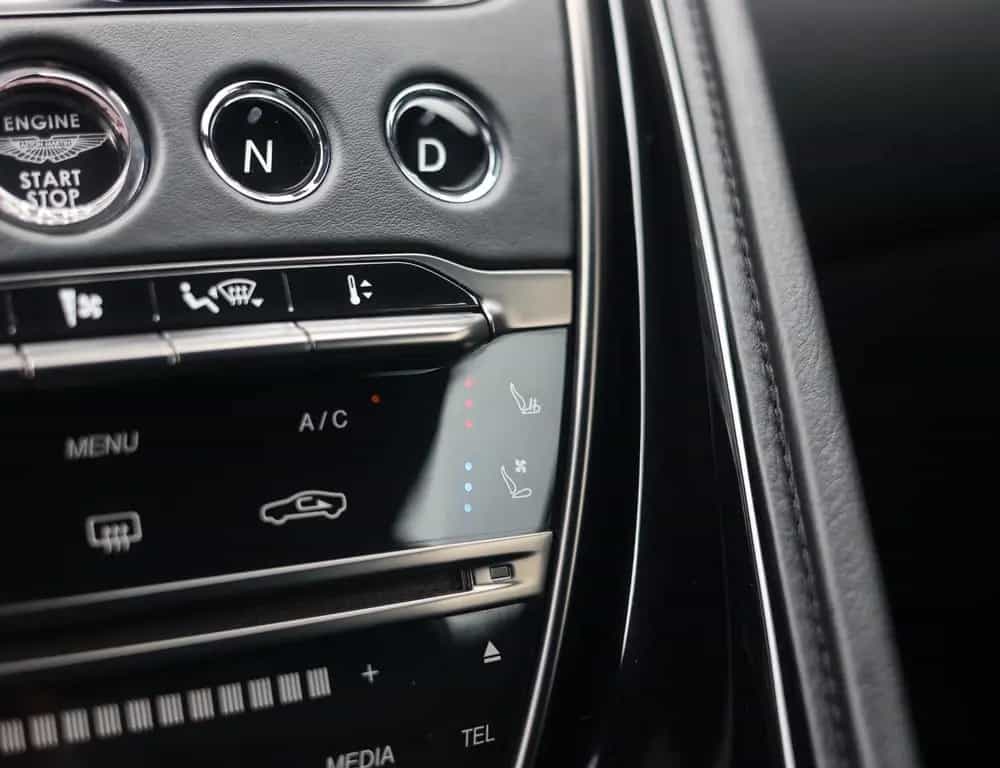 Aston Martin DBS Superleggera 5.2 V12 | B&O - Carbon 02/2021-photo-28