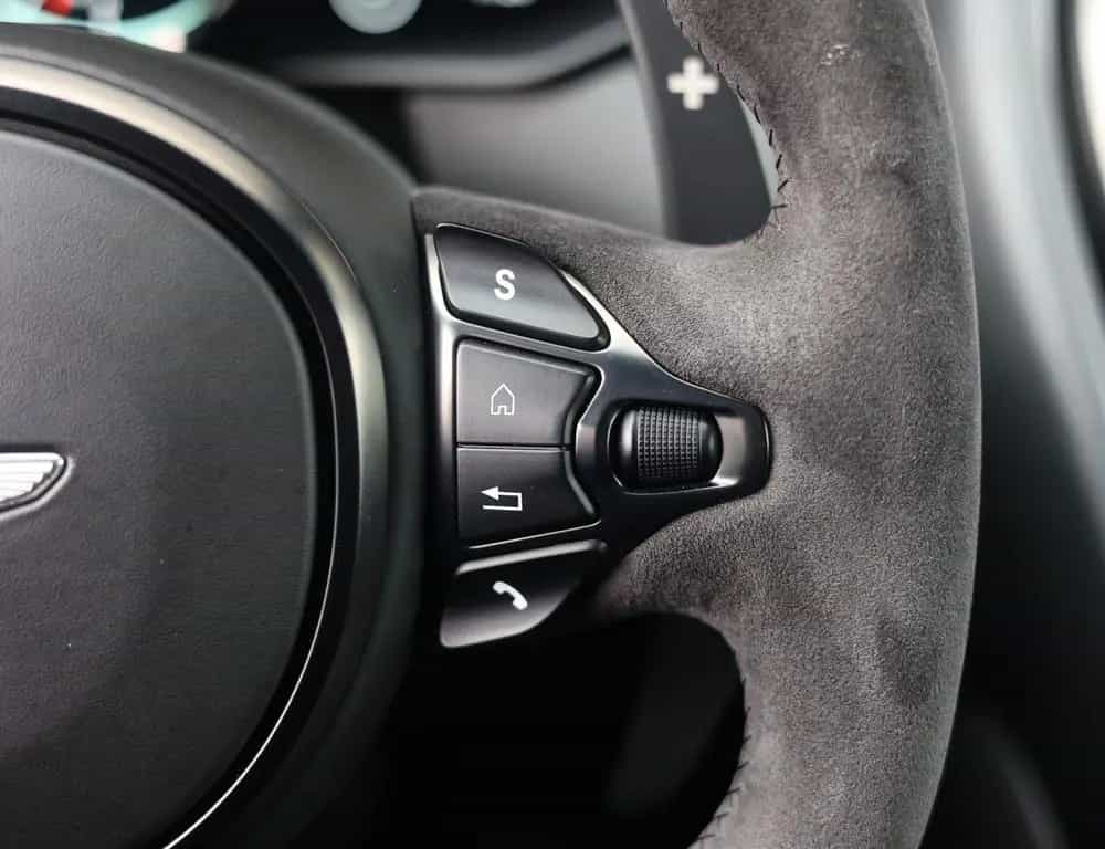 Aston Martin DBS Superleggera 5.2 V12 | B&O - Carbon 02/2021-photo-33