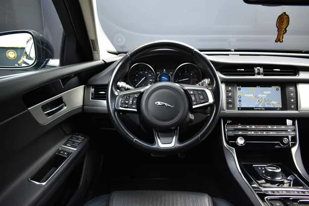 Jaguar XF Prestige AWD 2.0 WINTERPAKET/TEMPOMAT/ALLRAD/ 09/2018-photo-11