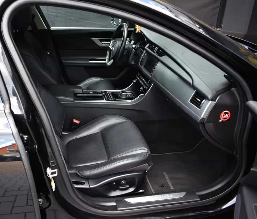 Jaguar XF Prestige AWD 2.0 WINTERPAKET/TEMPOMAT/ALLRAD/ 09/2018-photo-13