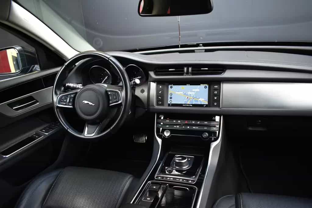 Jaguar XF Prestige AWD 2.0 WINTERPAKET/TEMPOMAT/ALLRAD/ 09/2018-photo-15