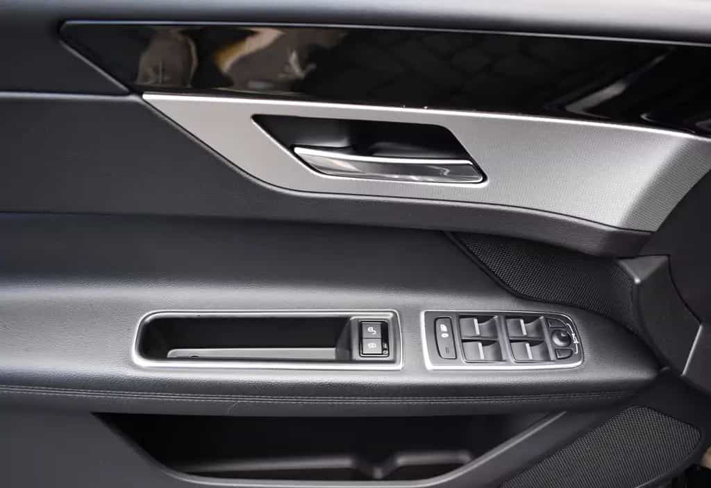 Jaguar XF Prestige AWD 2.0 WINTERPAKET/TEMPOMAT/ALLRAD/ 09/2018-photo-19
