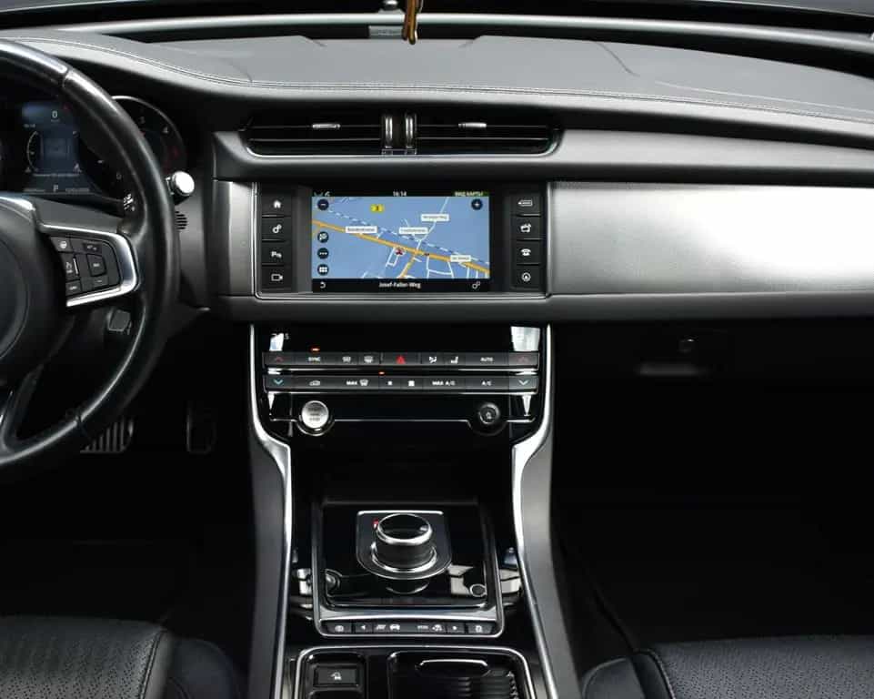 Jaguar XF Prestige AWD 2.0 WINTERPAKET/TEMPOMAT/ALLRAD/ 09/2018-photo-21