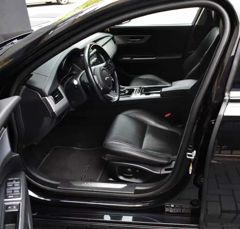 Jaguar XF Prestige AWD 2.0 WINTERPAKET/TEMPOMAT/ALLRAD/ 09/2018-photo-7