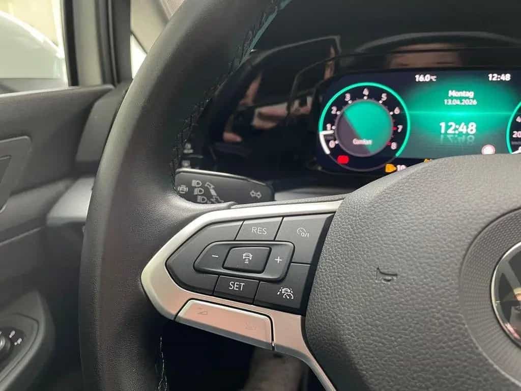 Volkswagen Golf TSI Active Standhzg+IQ.DRIVE+LEDplus+Navi+H 01/2023-photo-17
