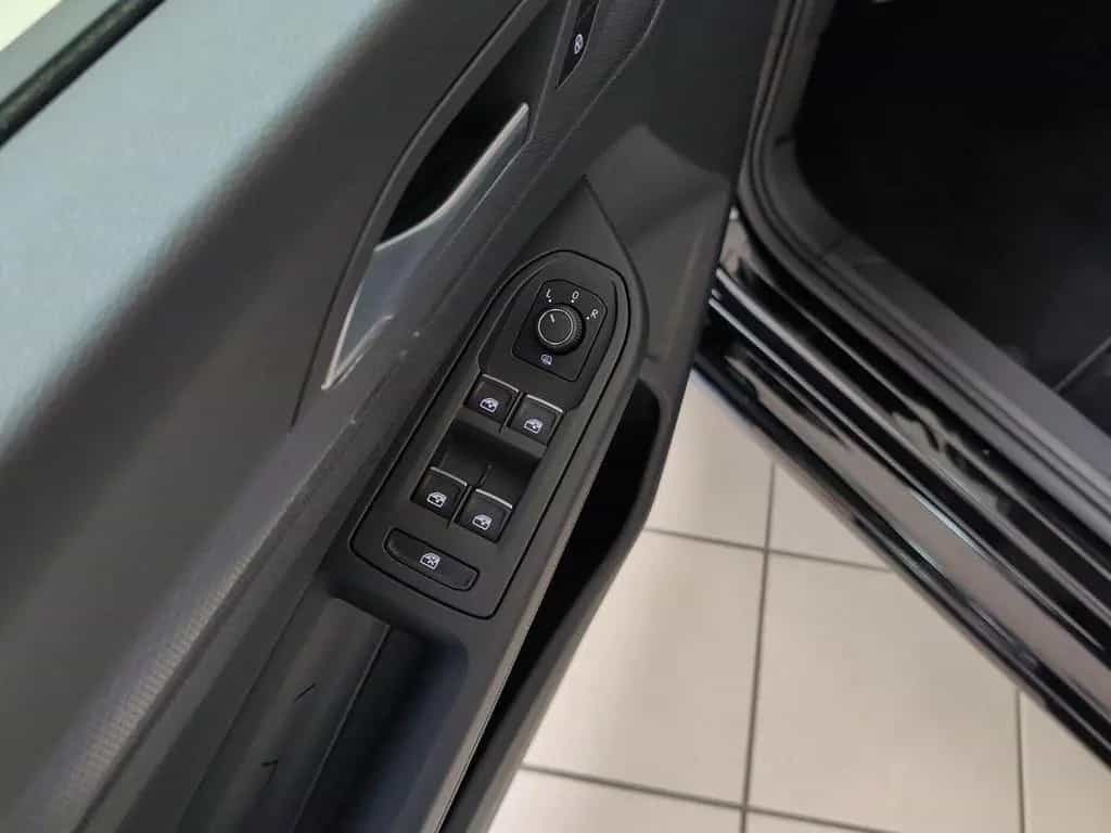 Volkswagen Golf TSI Active Standhzg+IQ.DRIVE+LEDplus+Navi+H 01/2023-photo-19