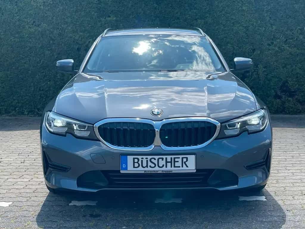 BMW 320 d Touring *Automatik*LED*Rückfahrkamera* 01/2020-photo-1