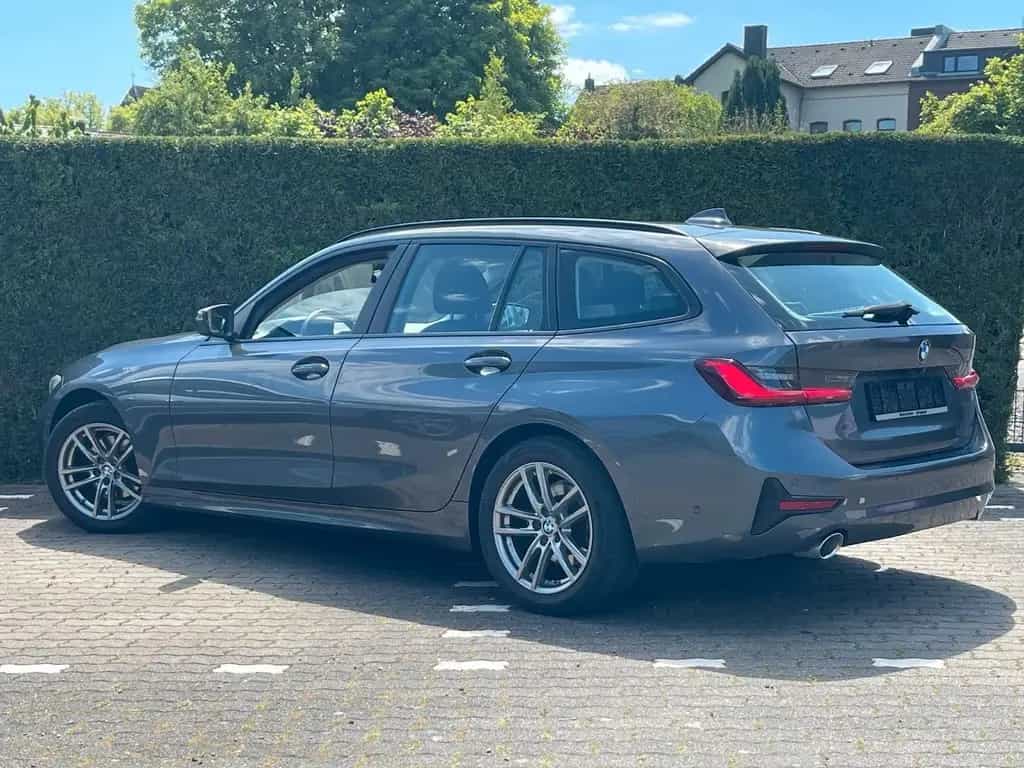 BMW 320 d Touring *Automatik*LED*Rückfahrkamera* 01/2020-photo-11